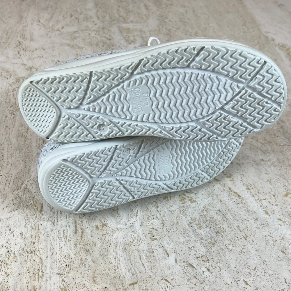 Finn Comfort Made in Germany Womens Ikebukuro Shoe - Words Bianco, Size 8 US - Picture 14 of 17
